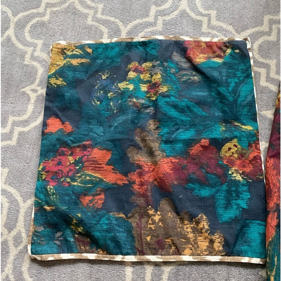 Pottery Barn Pair of 24x24 Pillow Covers - Picture 3 of 5